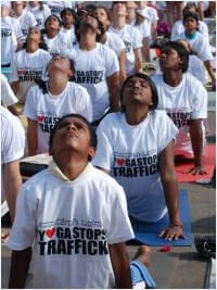 Yoga-stops-traffic-tegen-mensenhandel